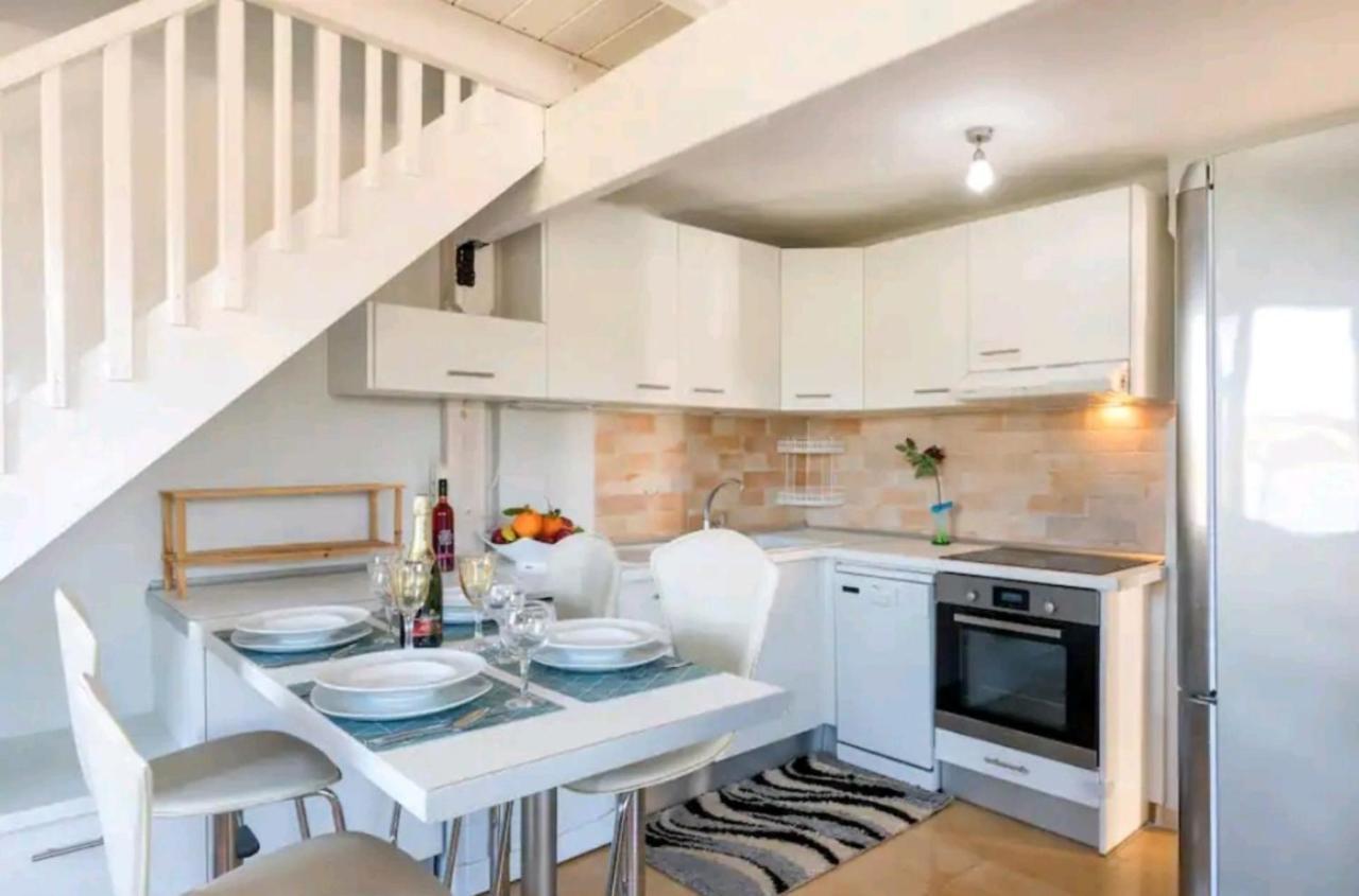 Govino Bay Luxury Beach Loft Apartment Danilia エクステリア 写真
