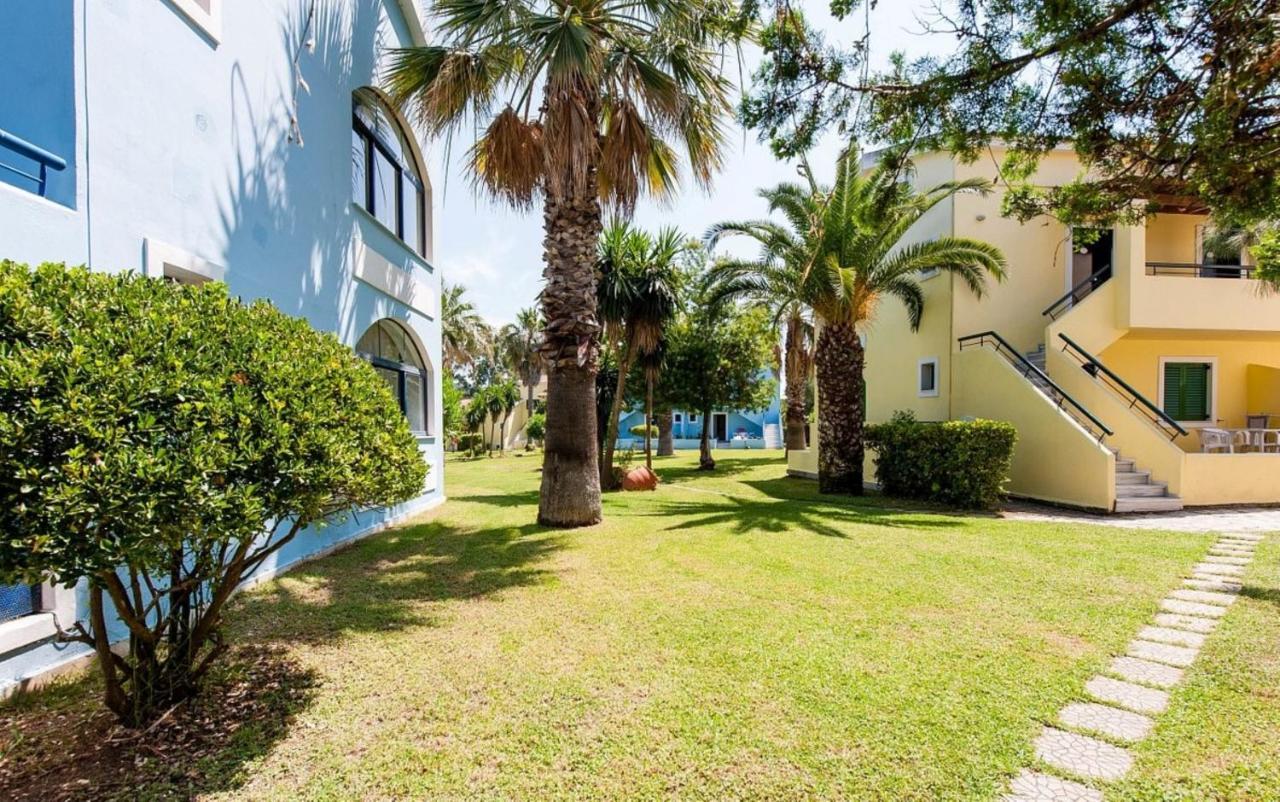 Govino Bay Luxury Beach Loft Apartment Danilia エクステリア 写真