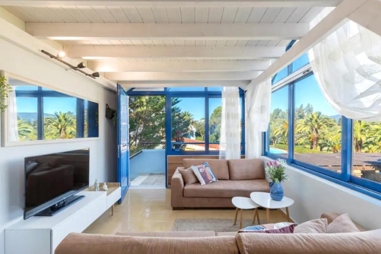 Govino Bay Luxury Beach Loft Apartment Danilia エクステリア 写真